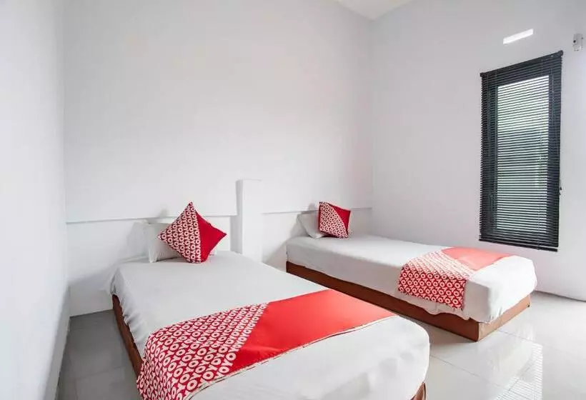 هتل Oyo 93476 Owo Guest House Syariah
