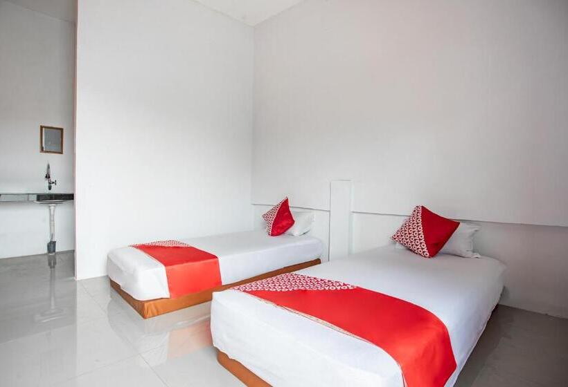 Hotel Oyo 93476 Owo Guest House Syariah