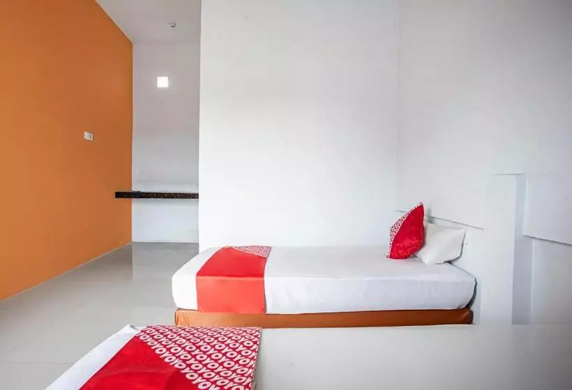 هتل Oyo 93476 Owo Guest House Syariah