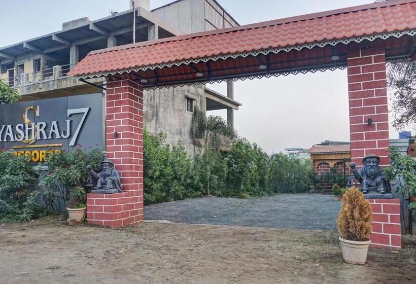 Отель Yashraj Resorts