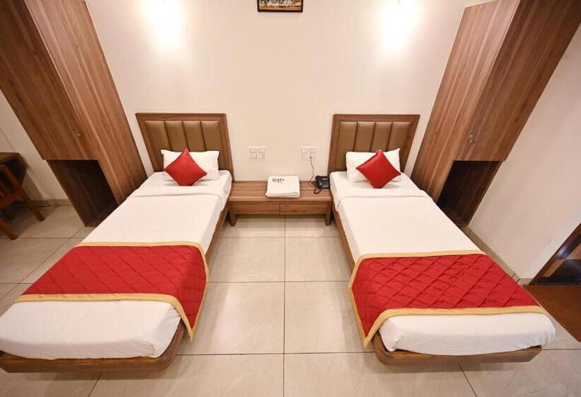 Hotel Rays Inn Boarding And Lodging