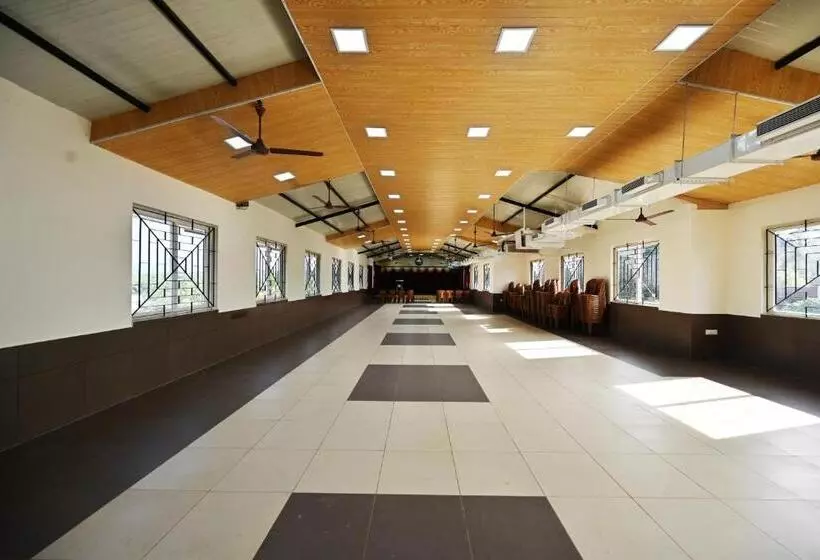 Hotelli Rays Inn Boarding And Lodging