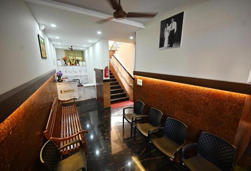 Hotel Rays Inn Boarding And Lodging