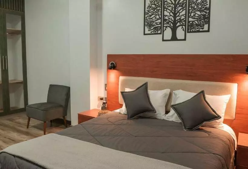 Hotelli Sacha Golden