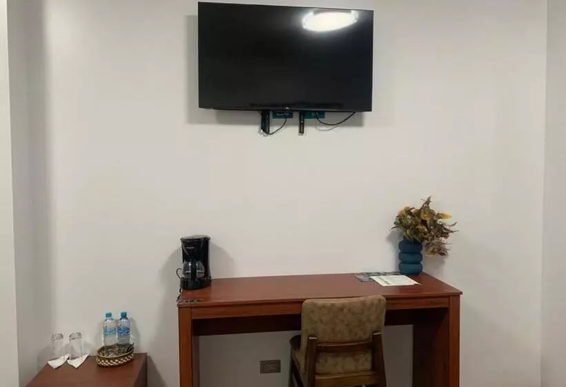 Hotelli Sacha Golden