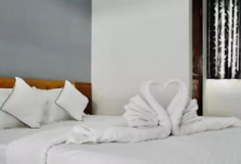 ホテル Santeria Inn Surat
