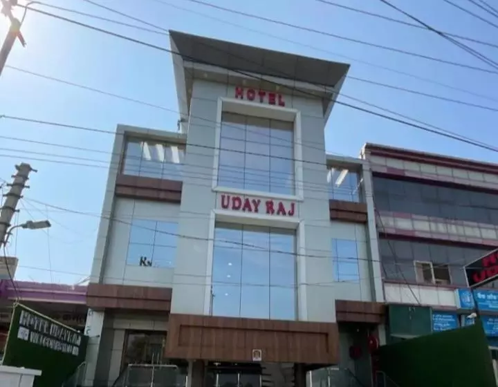 ホテル Uday Raj