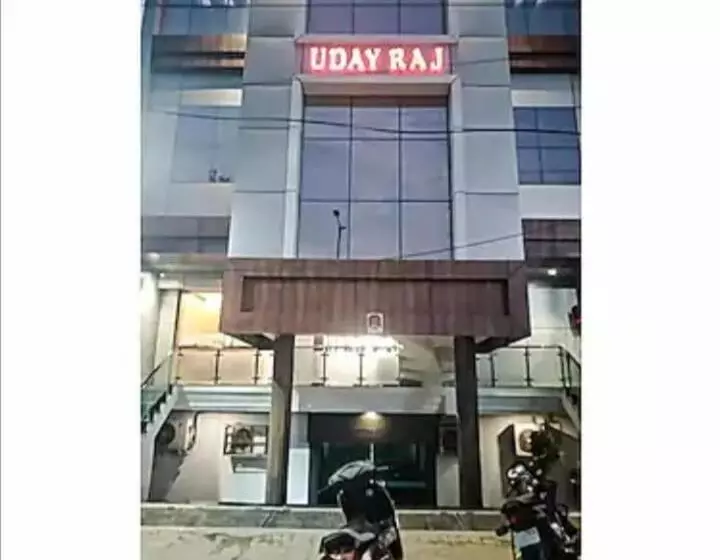 ホテル Uday Raj