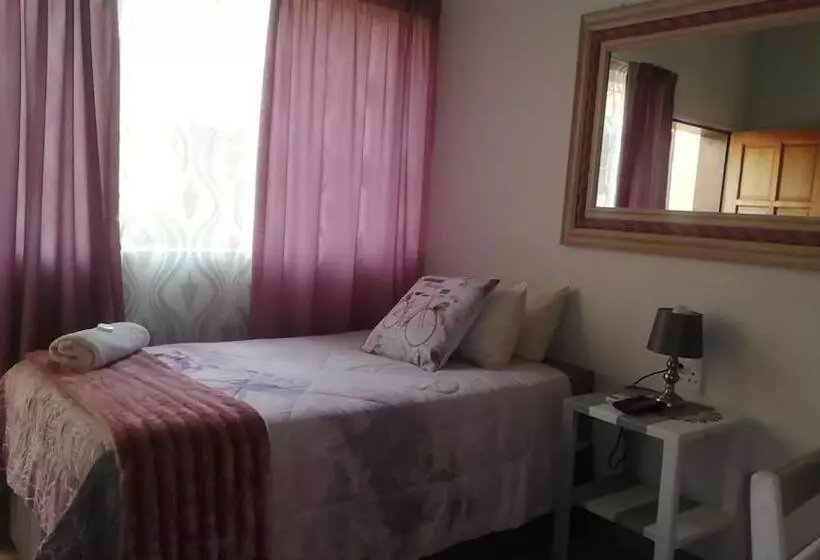 ペンション Apollo Guest House