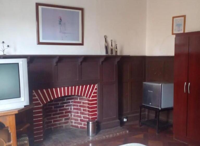 پانسیون Hostal María Luisa Bombal