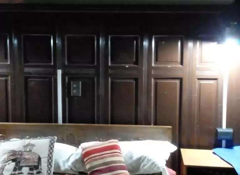 ペンション Hostal María Luisa Bombal