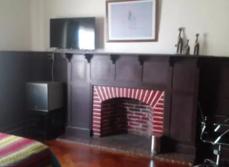 ペンション Hostal María Luisa Bombal