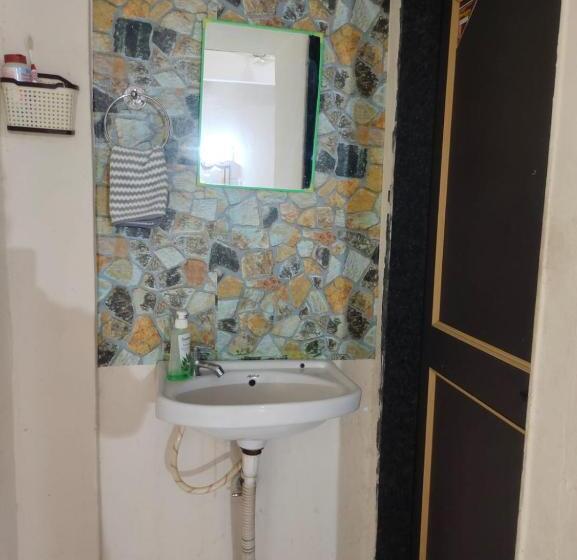 پانسیون Matoshree Nivas