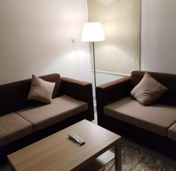 الساعه 60 الفندقيه