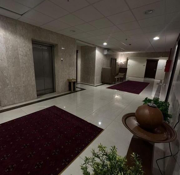 الساعه 60 الفندقيه