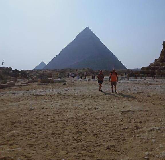 تختخواب و صبحانه Pyramids My House