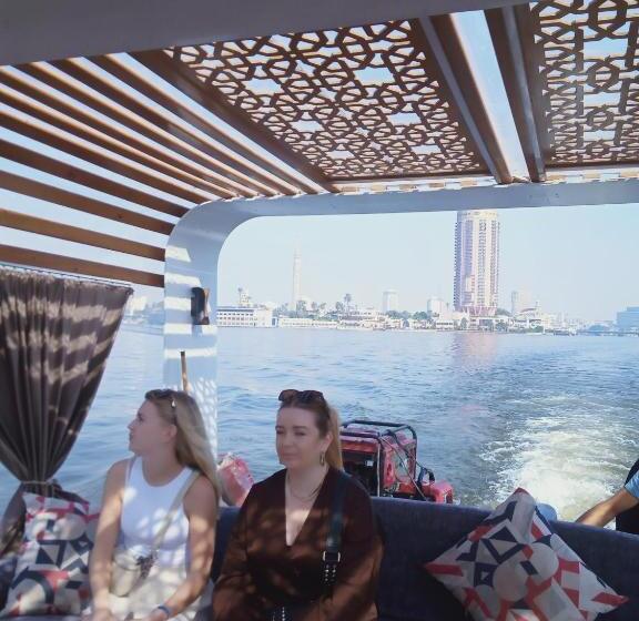 تختخواب و صبحانه Pyramids My House