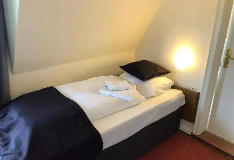 Aamiaismajoitus (B&B) Villa Cornely