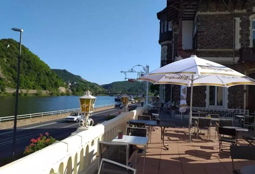 Aamiaismajoitus (B&B) Villa Cornely