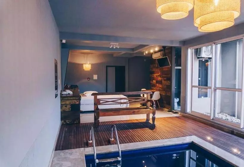 Champagne Motel By Drops