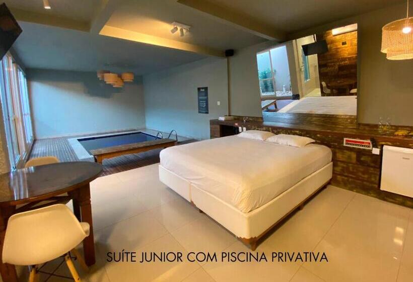 Champagne Motel By Drops