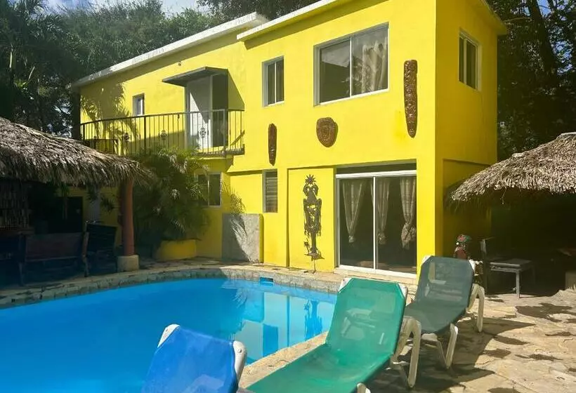 Coco Hotel And Hostel