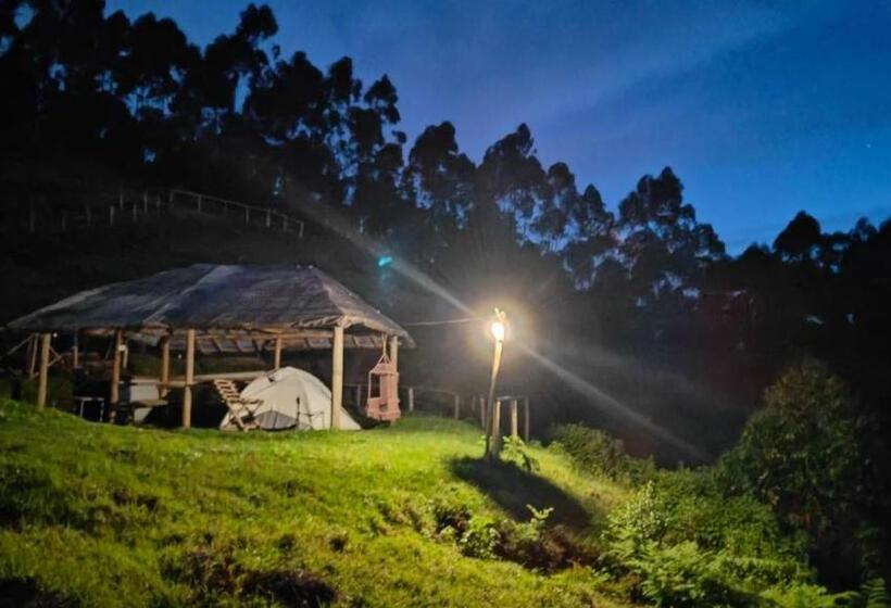 ホテル De Hobbit Tent Camping