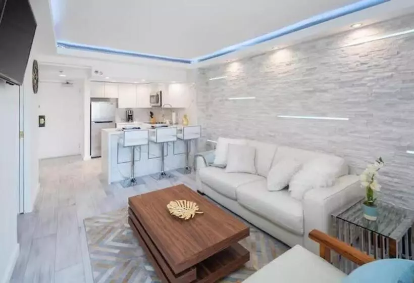 Ilikai S Best Beach Front Executive Suite