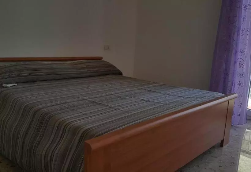 پانسیون Affittacamera Cava