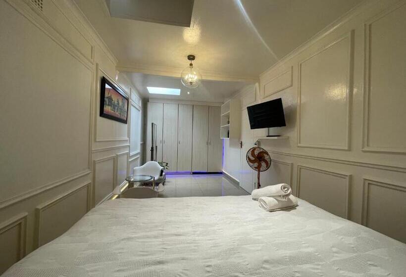 ペンション Domin Luxury Suites