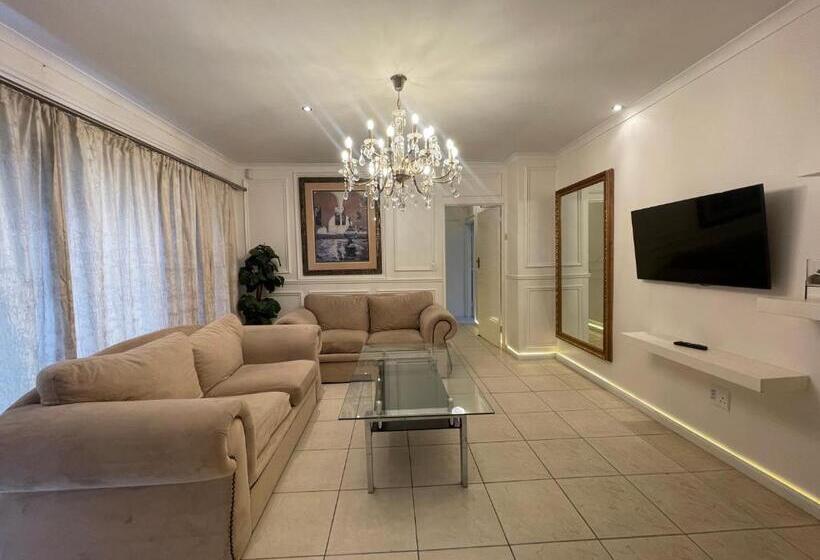 ペンション Domin Luxury Suites