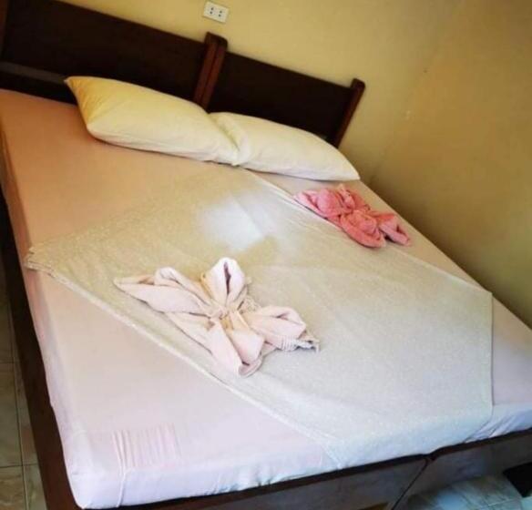 Pensión Jbr Tourist Inn   Port Barton