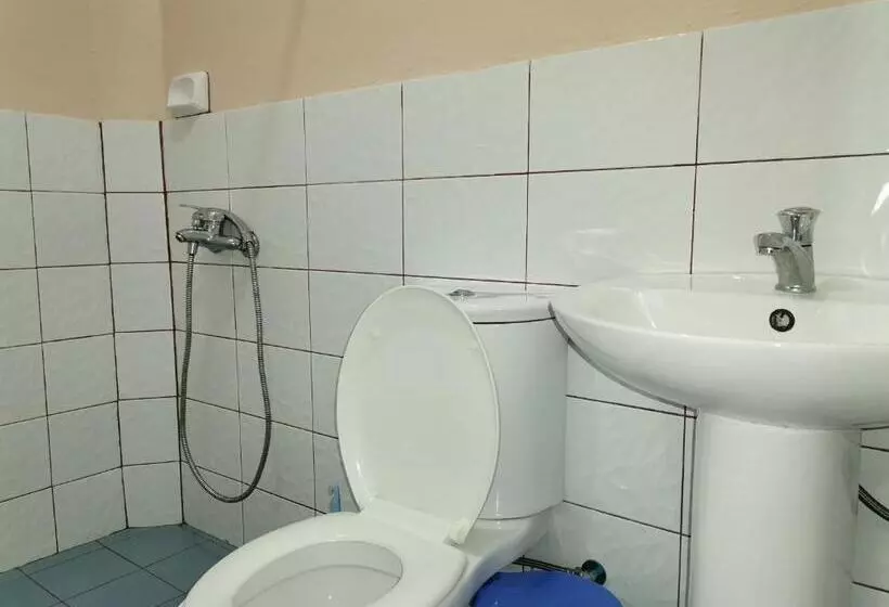 ペンション Jbr Tourist Inn   Port Barton