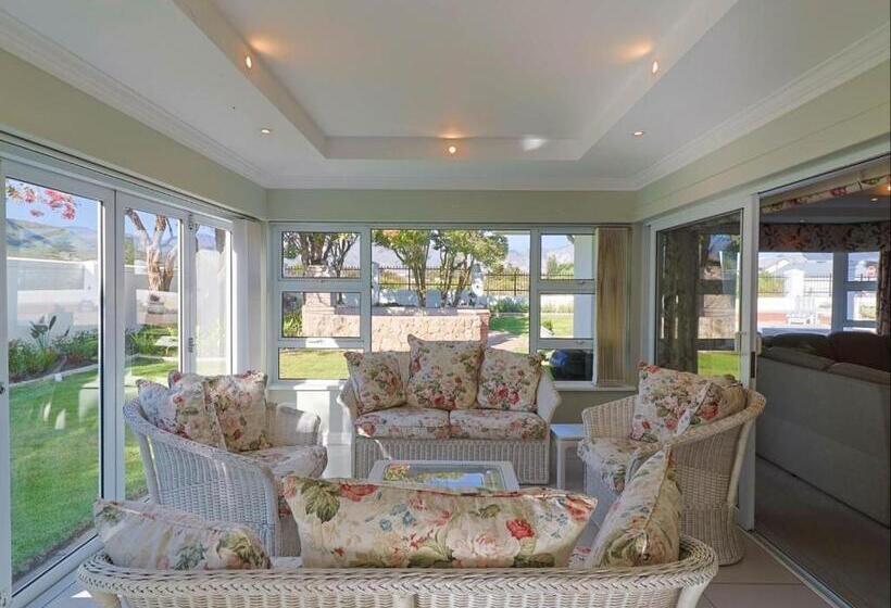 Пансион Joie De Vivre   22 Rocklands