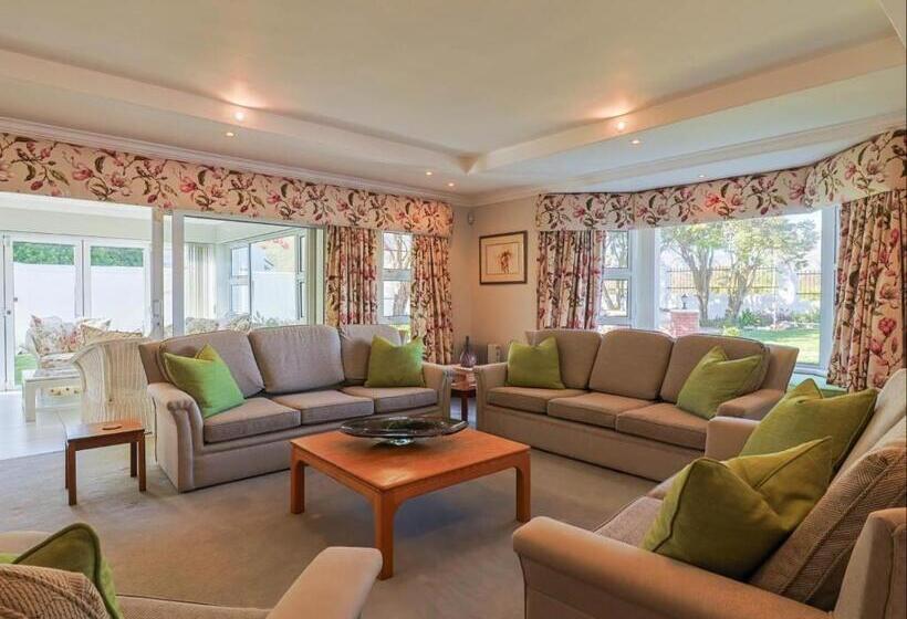 Пансион Joie De Vivre   22 Rocklands