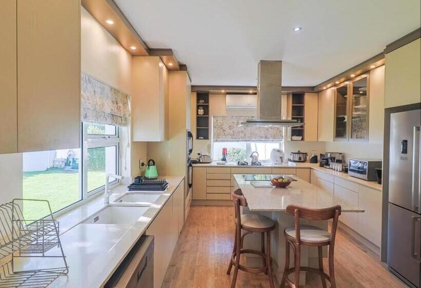 Пансион Joie De Vivre   22 Rocklands