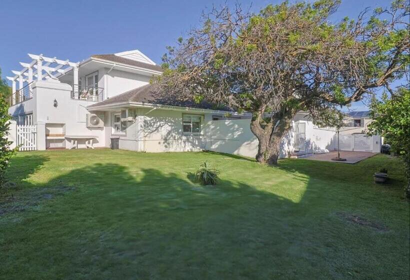 Пансион Joie De Vivre   22 Rocklands