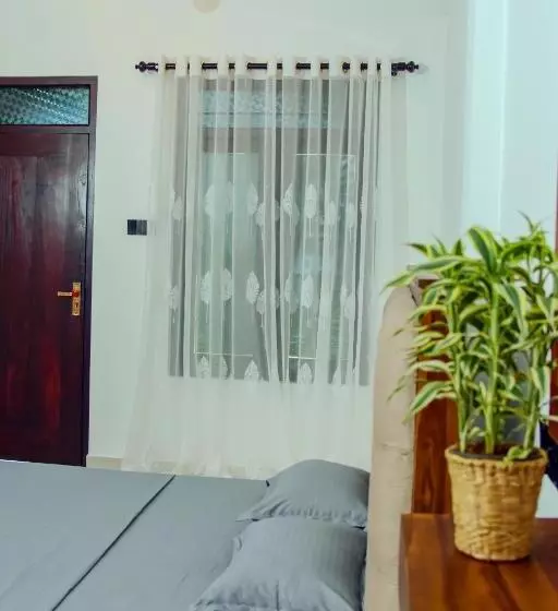 Majatalo Muthu Villa 94 Midigama