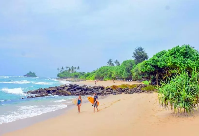 Majatalo Muthu Villa 94 Midigama