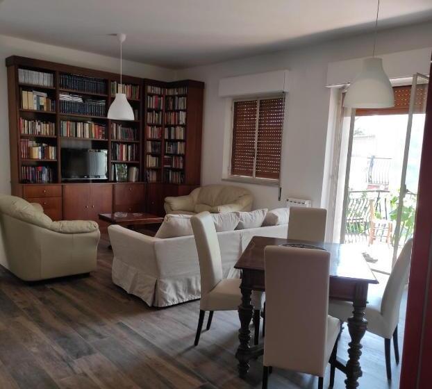 پانسیون Radici