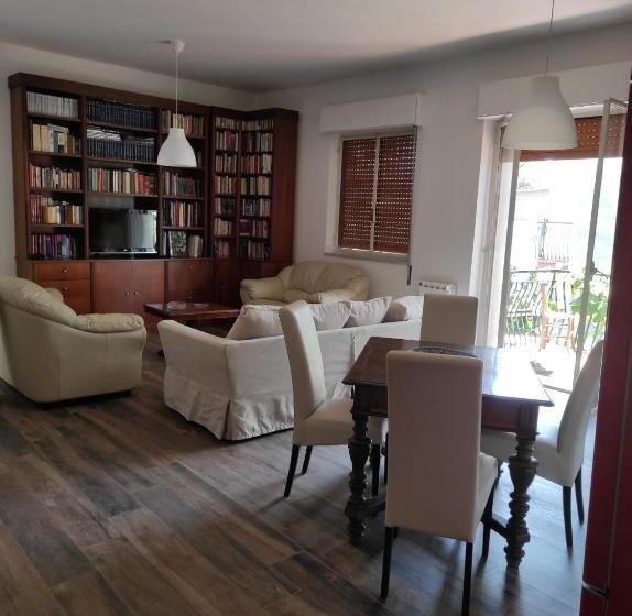 پانسیون Radici