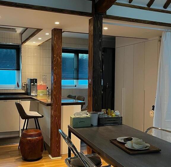 Pensione Young House