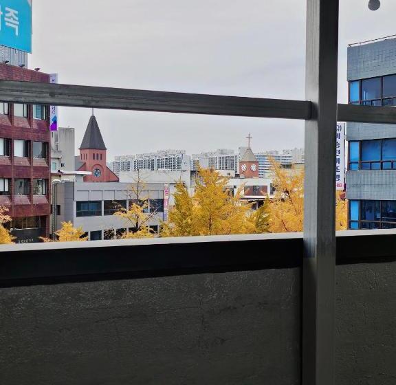 Pensione Young House