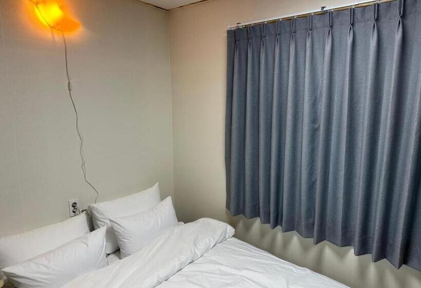 Pensione Young House