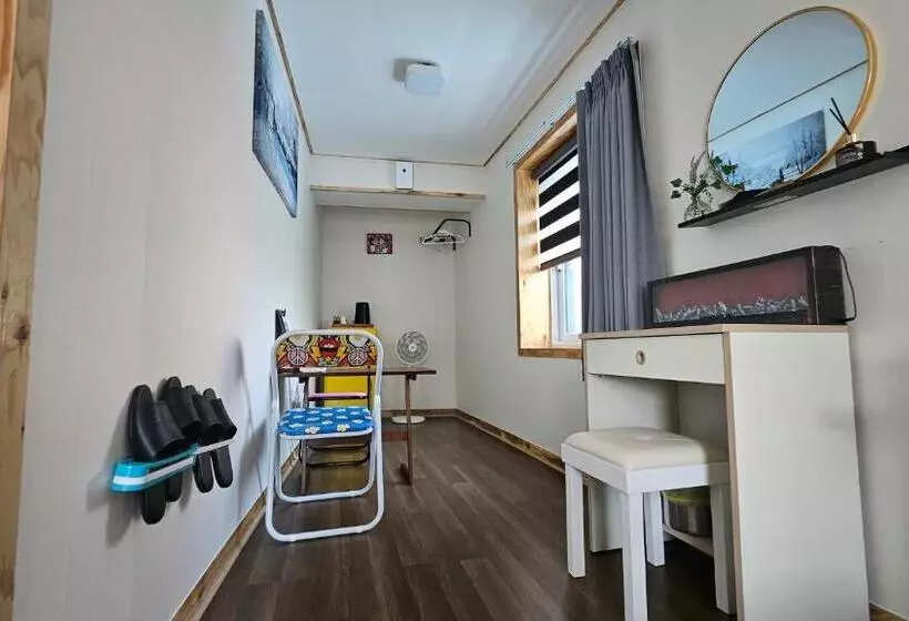 Majatalo Young House