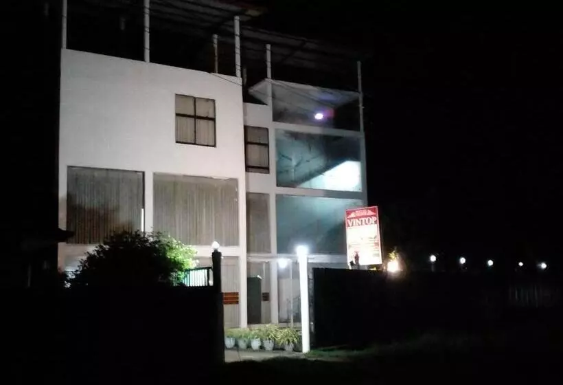 Vintop Hotel & Homestays Gampaha