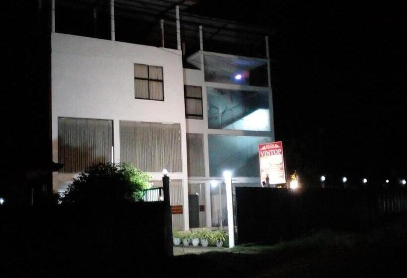 Vintop Hotel & Homestays Gampaha