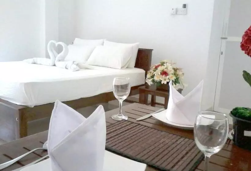 Vintop Hotel & Homestays Gampaha