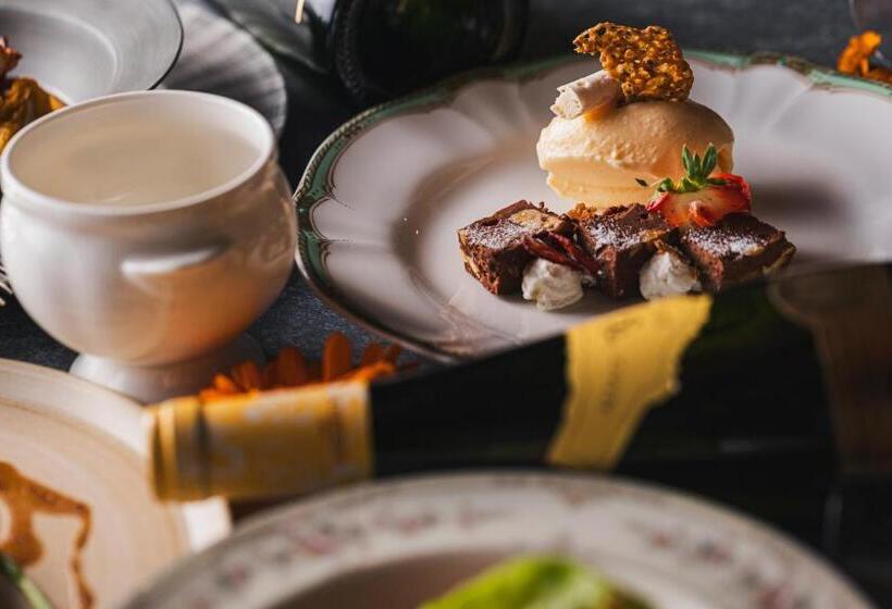 Albergue オーベルジュ キャトル セゾン 宗像