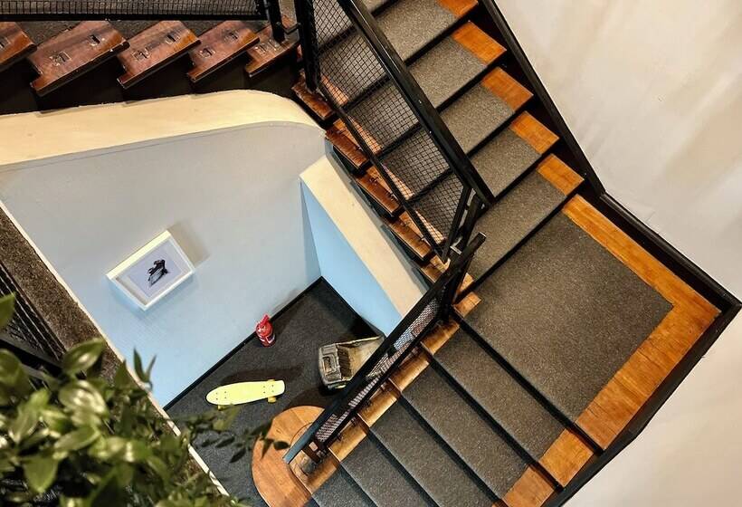 تختخواب و صبحانه Tinka